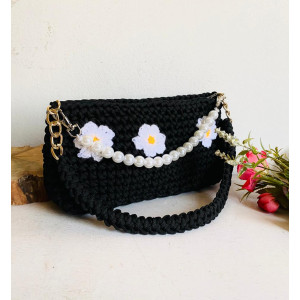 Black shoulder bag with daisy -  Adaline Hongray Craft